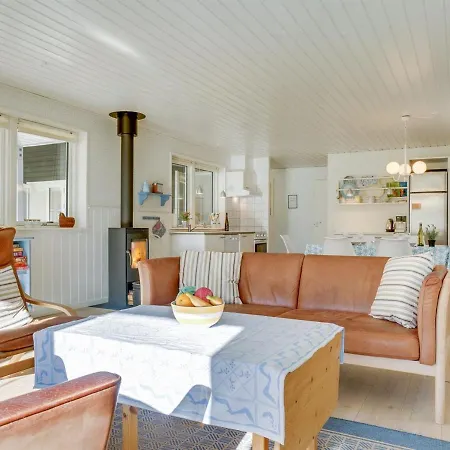 Asla - 400m From The Sea In Ne Jutland By Interhome Hals